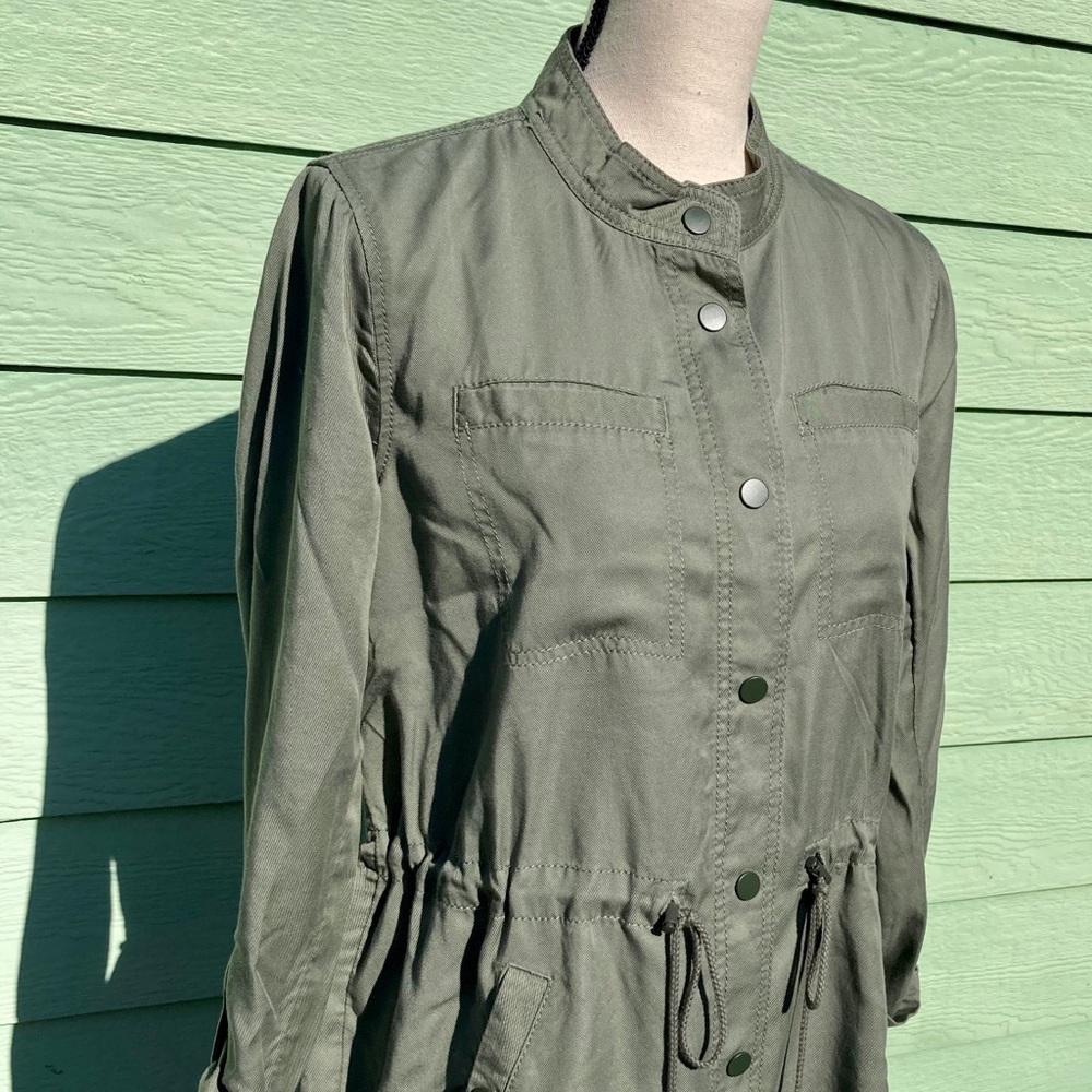 Modern Drawstring Utility Jacket - Picture 14 of 16